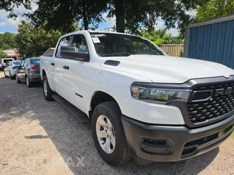2025 Ram 1500 Tradesman Crew Cab Short Bed - miniatura 4