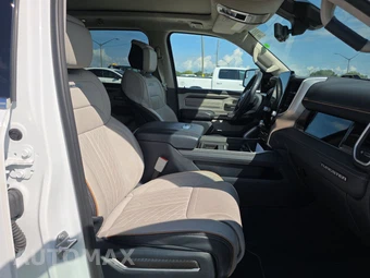 2025 Ram 1500 Tungsten Crew Cab Short Bed – miniatura 8