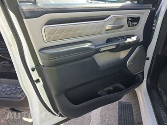 2025 Ram 1500 Tungsten Crew Cab Short Bed – miniatura 9