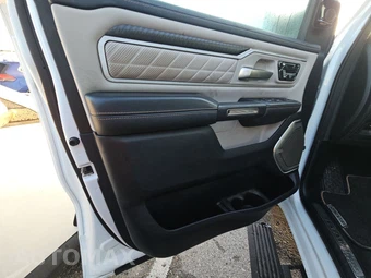 2025 Ram 1500 Tungsten Crew Cab Short Bed – miniatura 9