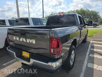 2025 Ram 2500 Big Horn Crew Cab Medium Bed - miniatura 3
