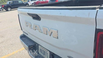 2025 Ram 2500 Big Horn Crew Cab Medium Bed - miniatura 18