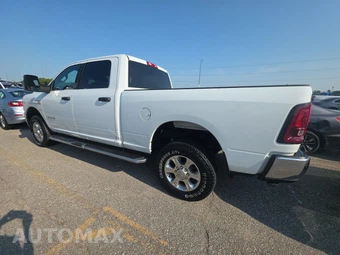 2025 Ram 2500 Big Horn Crew Cab Medium Bed - miniatura 6