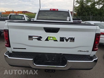 2025 Ram 2500 Big Horn Crew Cab Medium Bed - miniatura 5