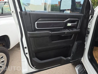 2025 Ram 2500 Big Horn Crew Cab Medium Bed - miniatura 9