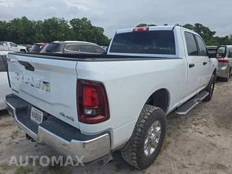 2025 Ram 2500 Big Horn Crew Cab Medium Bed – miniatura 4