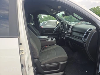 2025 Ram 2500 Big Horn Crew Cab Medium Bed – miniatura 8