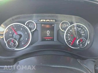 2025 Ram 2500 Big Horn Crew Cab Medium Bed – miniatura 9