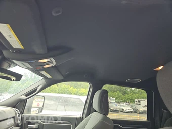 2025 Ram 2500 Big Horn Crew Cab Medium Bed - miniatura 18