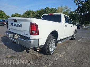 2025 Ram 2500 Big Horn Crew Cab Medium Bed - miniatura 4