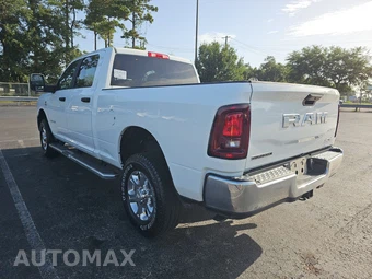 2025 Ram 2500 Big Horn Crew Cab Medium Bed - miniatura 6