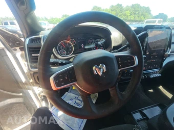 2025 Ram 2500 Big Horn Crew Cab Medium Bed - miniatura 10