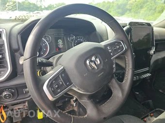 2025 Ram 2500 Big Horn Crew Cab Medium Bed – miniatura 10