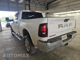 2025 Ram 2500 Big Horn Crew Cab Medium Bed – miniatura 6