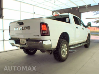 2025 Ram 2500 Big Horn Crew Cab Medium Bed - miniatura 4