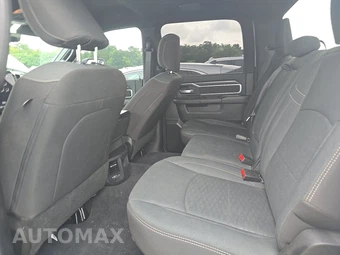 2025 Ram 2500 Big Horn Crew Cab Medium Bed - miniatura 13