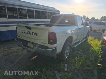 2025 Ram 2500 Big Horn Crew Cab Medium Bed - miniatura 4