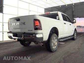 2025 Ram 2500 Big Horn Crew Cab Medium Bed - miniatura 4