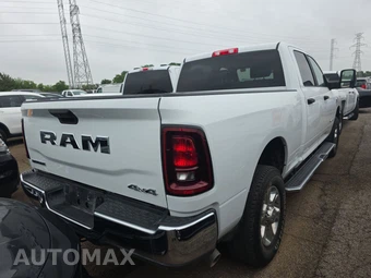 2025 Ram 2500 Big Horn Crew Cab Medium Bed - miniatura 4