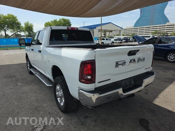 2025 Ram 2500 Big Horn Crew Cab Medium Bed - miniatura 6
