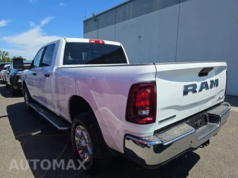 2025 Ram 2500 Big Horn Crew Cab Medium Bed - miniatura 6