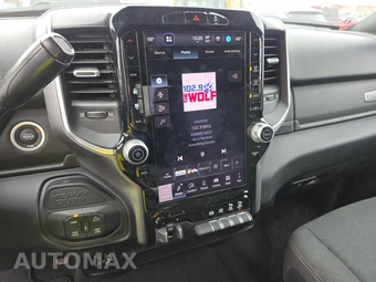 2025 Ram 2500 Big Horn Crew Cab Medium Bed – miniatura 11