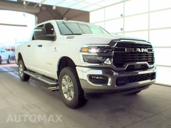 2025 Ram 2500 Big Horn Crew Cab Medium Bed - miniatura 3