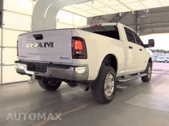2025 Ram 2500 Big Horn Crew Cab Medium Bed – miniatura 4
