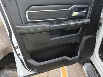 2025 Ram 2500 Big Horn Crew Cab Medium Bed – miniatura 9