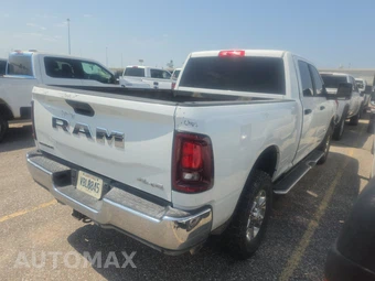 2025 Ram 2500 Big Horn Crew Cab Medium Bed - miniatura 4