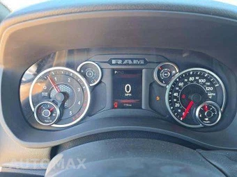 2025 Ram 2500 Big Horn Crew Cab Medium Bed – miniatura 10