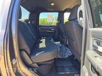 2025 Ram 2500 Big Horn Crew Cab Medium Bed – miniatura 17