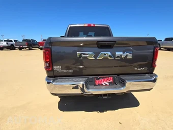 2025 Ram 2500 Big Horn Crew Cab Medium Bed – miniatura 4
