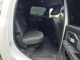 2025 Ram 2500 Big Horn Crew Cab Medium Bed - miniatura 15