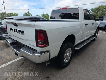 2025 Ram 2500 Big Horn Crew Cab Medium Bed - miniatura 3