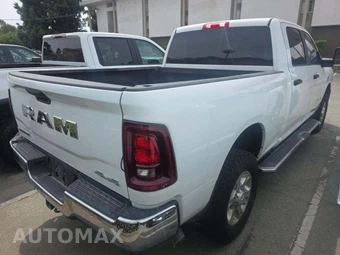 2025 Ram 2500 Big Horn Crew Cab Medium Bed - miniatura 3