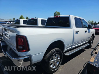 2025 Ram 2500 Big Horn Crew Cab Medium Bed – miniatura 4