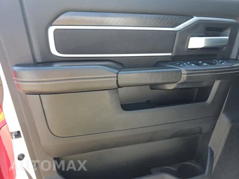 2025 Ram 2500 Big Horn Crew Cab Medium Bed - miniatura 9