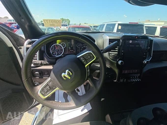 2025 Ram 2500 Big Horn Crew Cab Medium Bed - miniatura 11