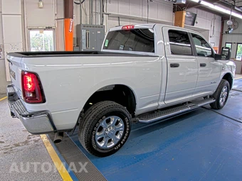 2025 Ram 2500 Big Horn Crew Cab Medium Bed - miniatura 4