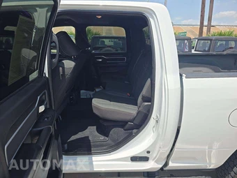 2025 Ram 2500 Big Horn Crew Cab Medium Bed – miniatura 13