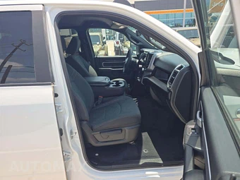 2025 Ram 2500 Big Horn Crew Cab Medium Bed – miniatura 18