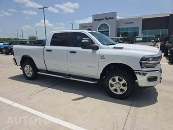 2025 Ram 2500 Big Horn Crew Cab Medium Bed – miniatura 4