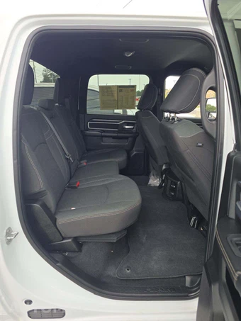 2025 Ram 2500 Big Horn Crew Cab Medium Bed – miniatura 16