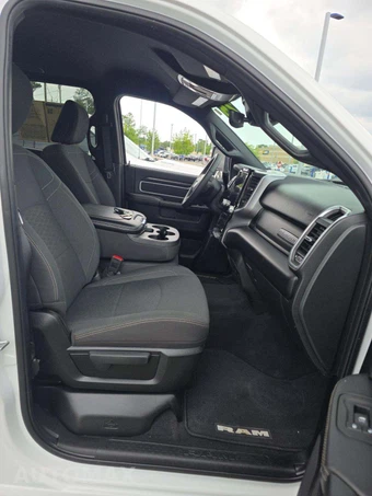 2025 Ram 2500 Big Horn Crew Cab Medium Bed – miniatura 18
