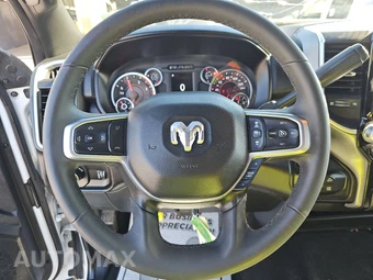 2025 Ram 2500 Big Horn Crew Cab Medium Bed – miniatura 10