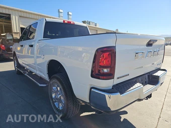 2025 Ram 2500 Big Horn Crew Cab Medium Bed – miniatura 6