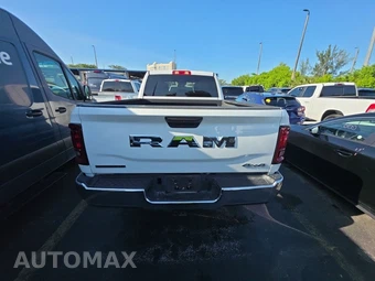 2025 Ram 2500 Big Horn Crew Cab Medium Bed – miniatura 5