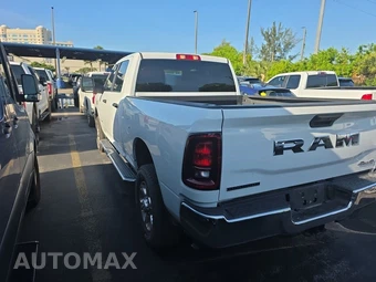 2025 Ram 2500 Big Horn Crew Cab Medium Bed – miniatura 6