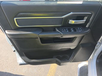 2025 Ram 2500 Big Horn Crew Cab Medium Bed – miniatura 9